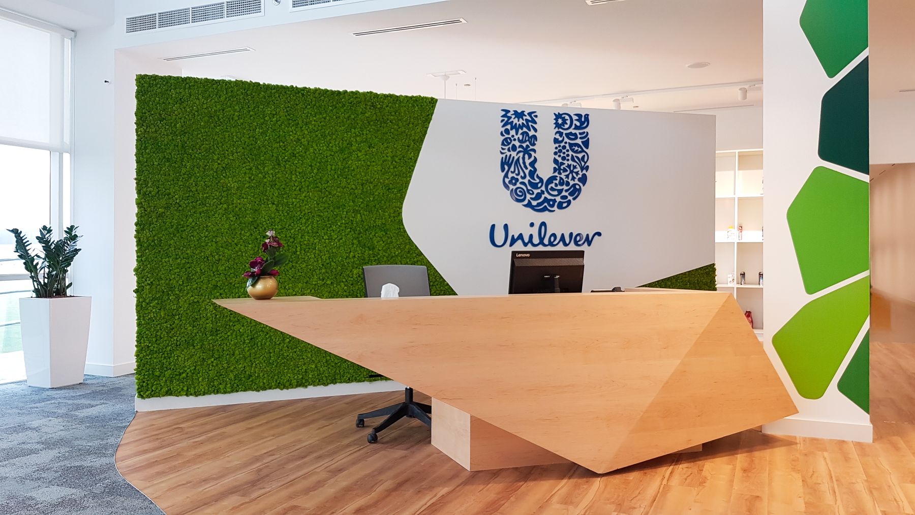 How to optimise open plan offices with plants Planters